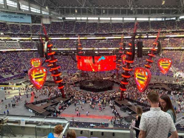 U.S. Bank Stadium, section: c8, row: 7, seat: 1