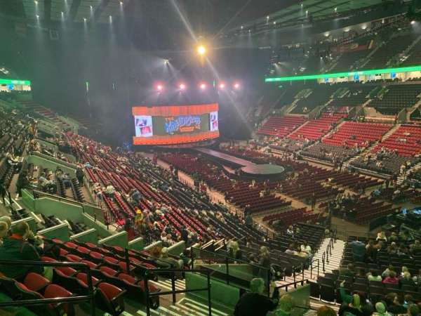 Moda Center, section: 226, row: n, seat: 16