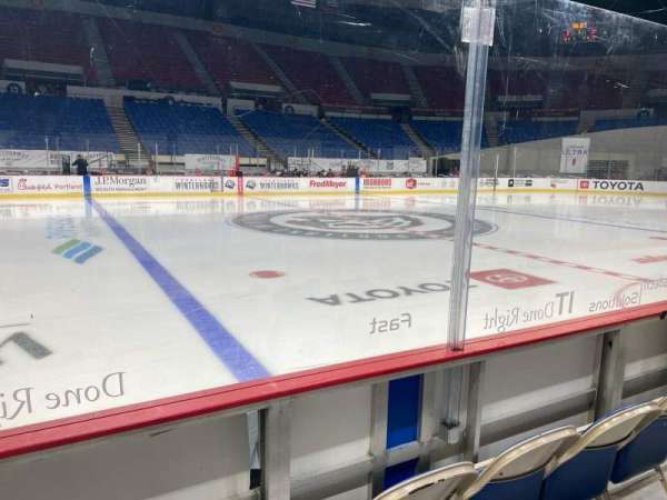 Veterans Memorial Coliseum, Portland, section: 102, row: ee, seat: 8