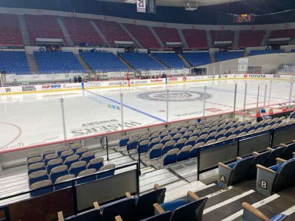 Veterans Memorial Coliseum, Portland, section: 103, row: e, seat: 4
