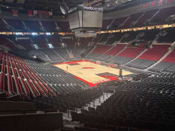 Moda Center, section: 211, row: h, seat: 10