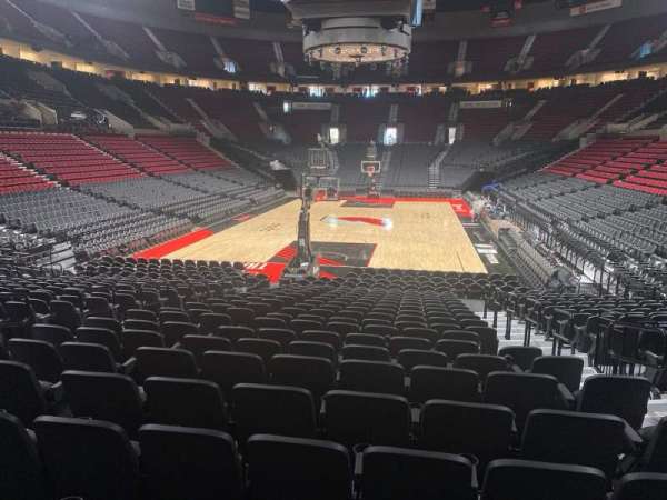 Moda Center, section: 106, row: h, seat: 5