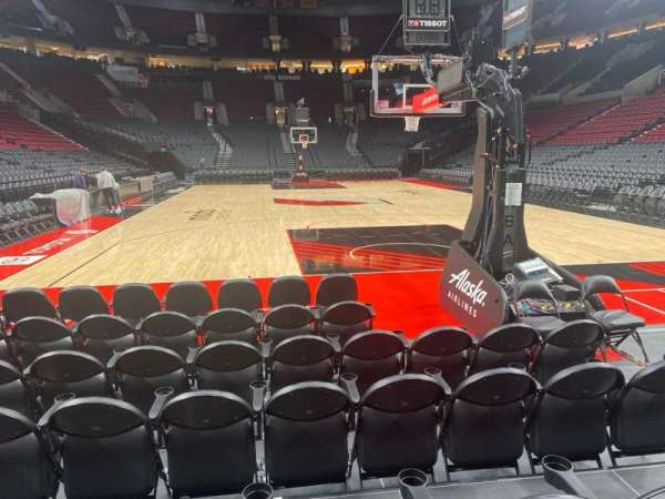 Moda Center, section: 118, row: hh, seat: 5