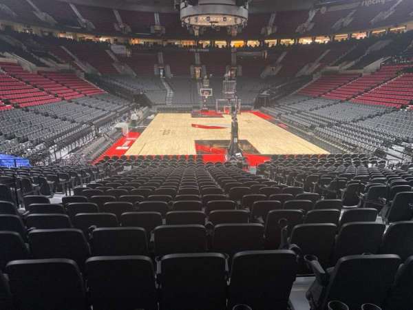 Moda Center, section: 118, row: h, seat: 5