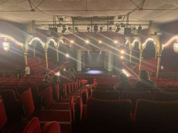 Casino de Paris, section: balcon de face, row: t, seat: b