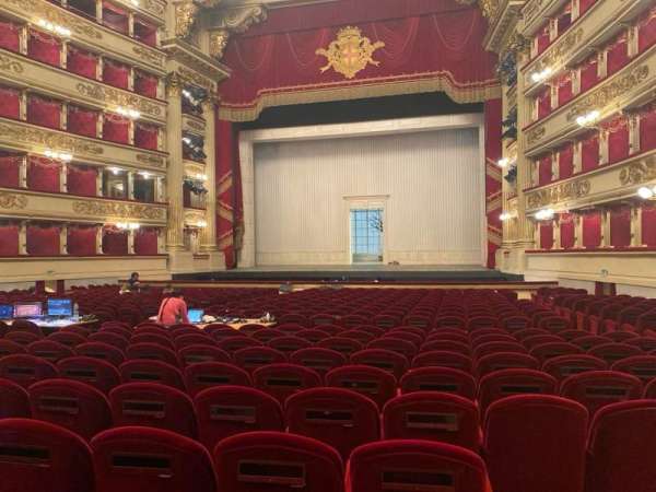 Teatro Alla Scala, section: orchestra destra, row: v, seat: 1
