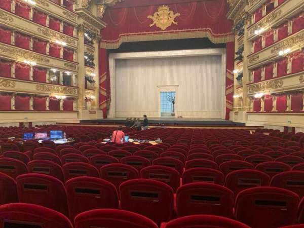 Teatro Alla Scala, section: orchestra destra, row: v, seat: 4
