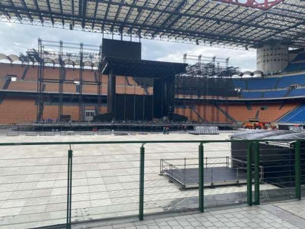 San Siro, section: s, row: 1, seat: 20
