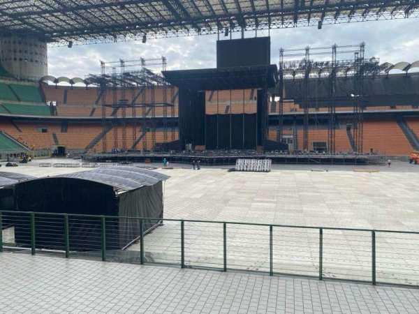 San Siro, section: o, row: 5, seat: 19
