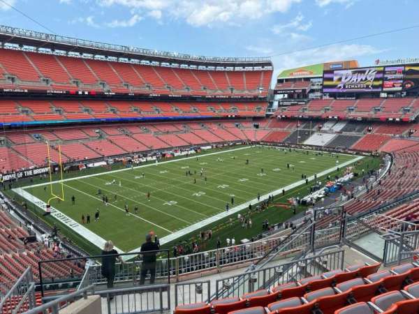 Huntington Bank Field, section: 302, row: 15, seat: 4