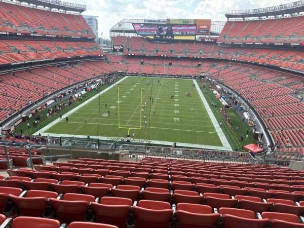 Huntington Bank Field, section: 321, row: 21, seat: 7
