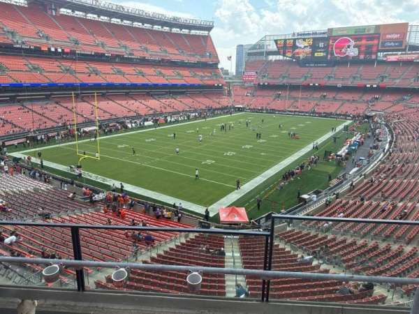 Huntington Bank Field, section: 324, row: 3, seat: 6