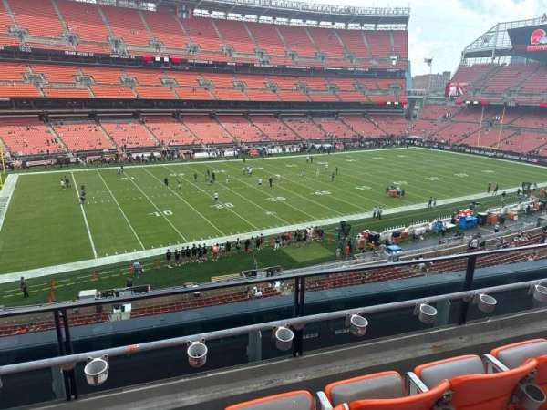 Huntington Bank Field, section: 330, row: 3, seat: 4