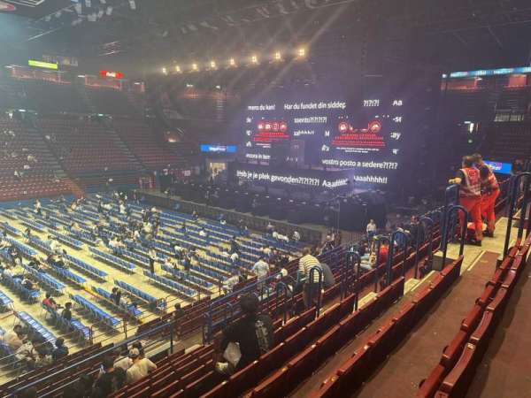 Unipol Forum, section: b22, row: 11, seat: 12