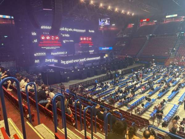 Unipol Forum, section: b5, row: 8, seat: 3