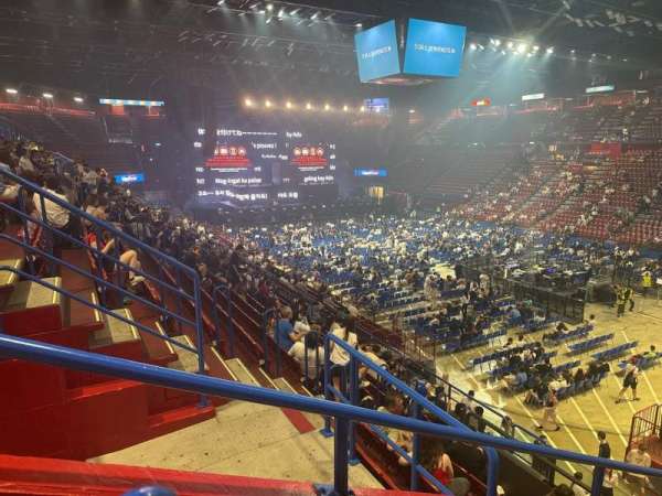 Unipol Forum, section: b32, row: 7, seat: 26