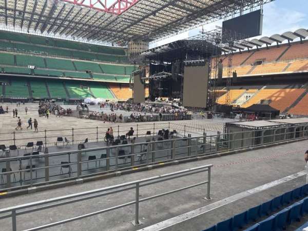San Siro, section: 109, row: 5, seat: 22