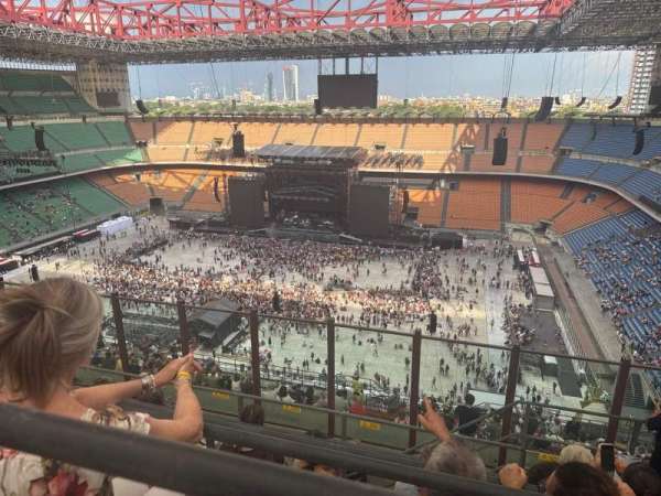 San Siro, section: 325, row: 7, seat: 4