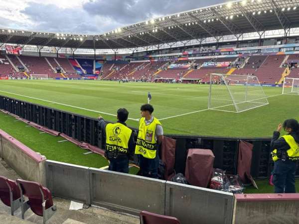 Stade de Genève, section: m, row: 4, seat: 2