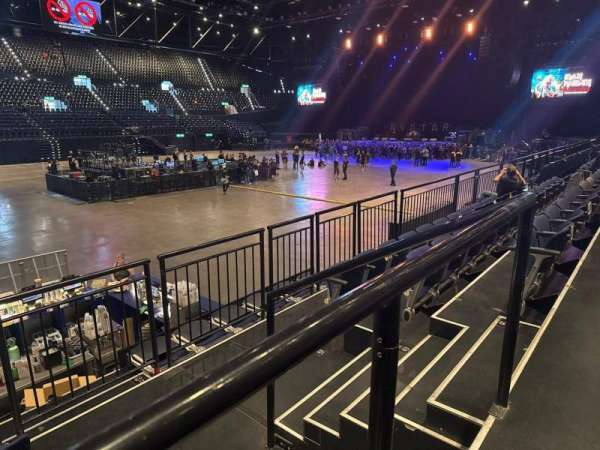 Hallenstadion, section: d0, row: 21, seat: 4