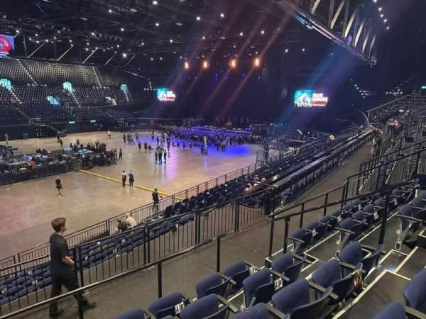 Hallenstadion, section: e1, row: 35, seat: 7