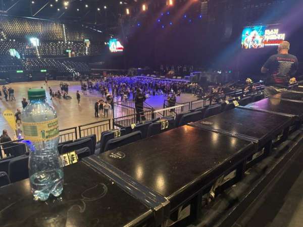 Hallenstadion, section: g1, row: 23, seat: 12