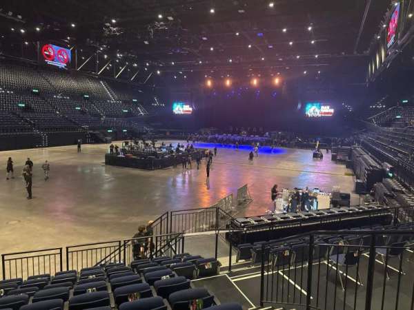 Hallenstadion, section: c0, row: 24, seat: 5