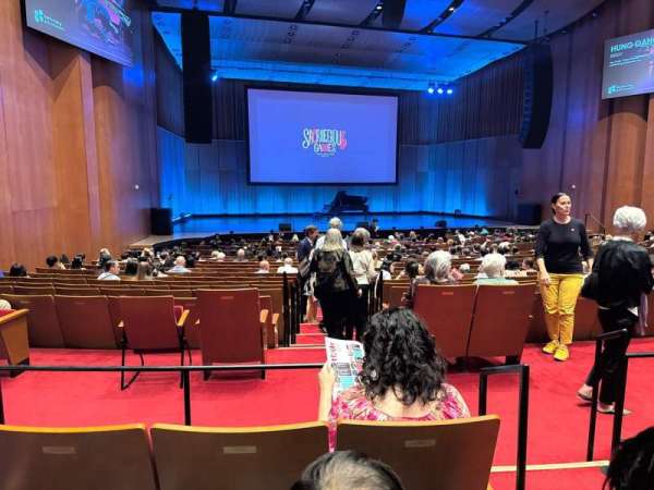 Jones Hall, section: orchestra left middle, row: q, seat: 3