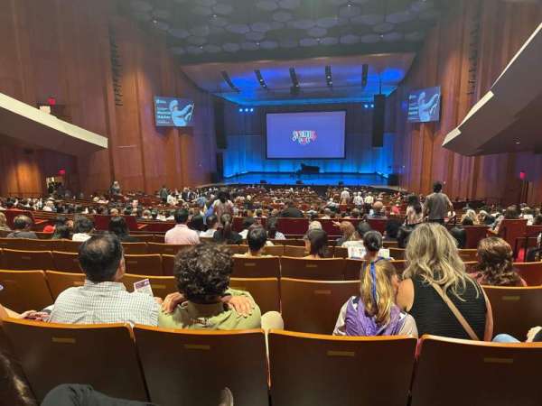 Jones Hall, section: orchestra center back, row: gg, seat: 104