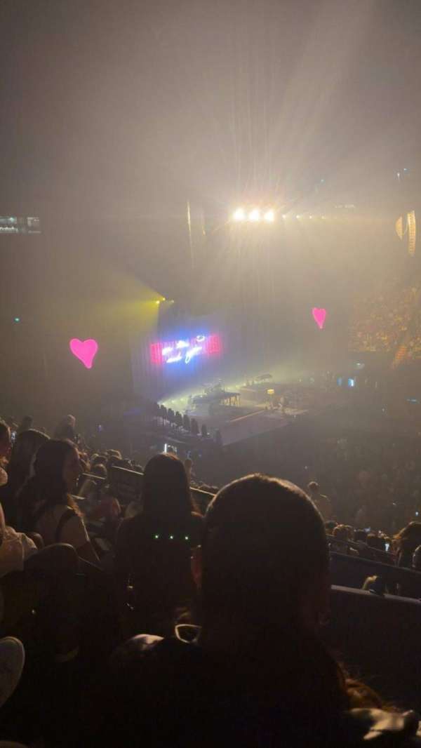 Centre Bell, section: 124, row: W, seat: 13