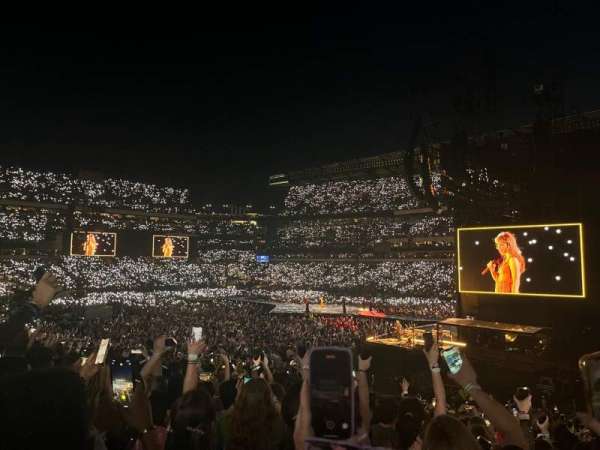 Lincoln Financial Field, section: 125, row: 30, seat: 9-10