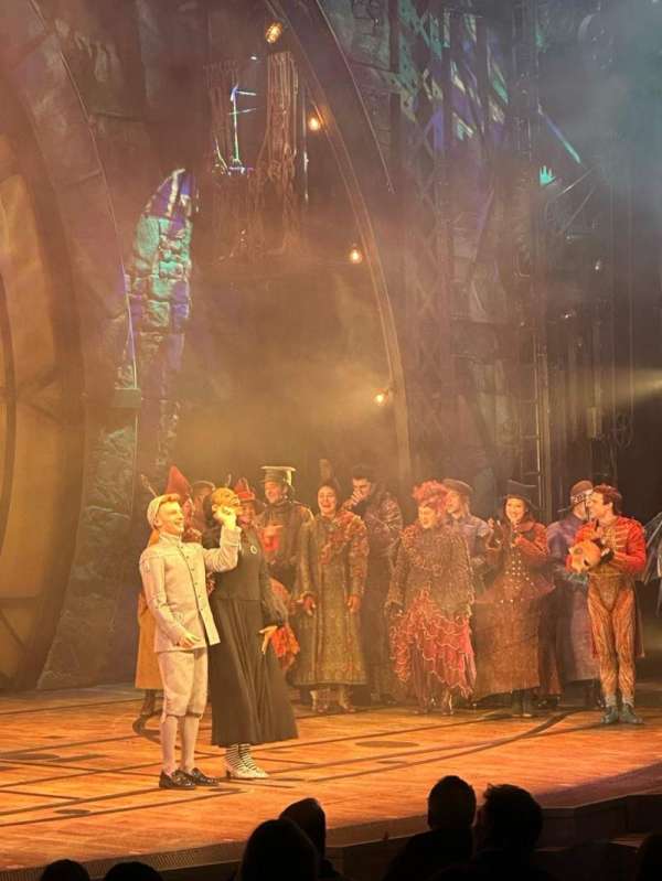 Gershwin Theatre, section: Orchestra L, row: G, seat: 25