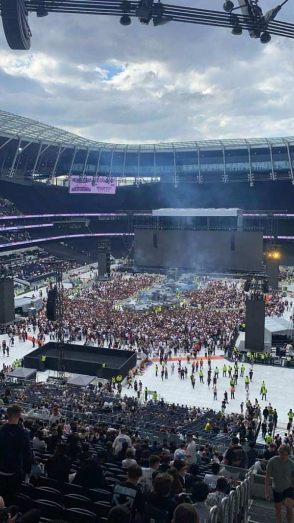 Tottenham Hotspur Stadium, section: 323, row: 60, seat: 132