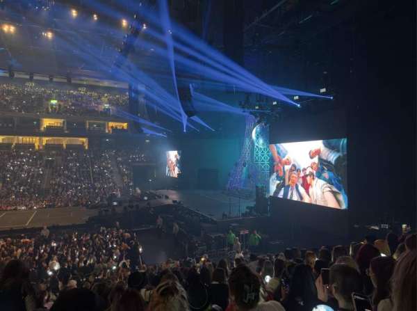 Uber Arena, section: 208, row: 17, seat: 6
