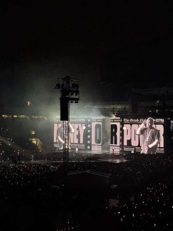 Bank of America Stadium, section: 323, row: 8, seat: 4