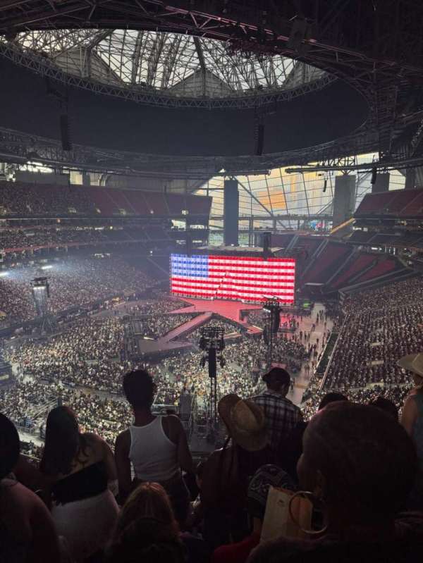 Mercedes-Benz Stadium, section: 321, row: 6, seat: 14