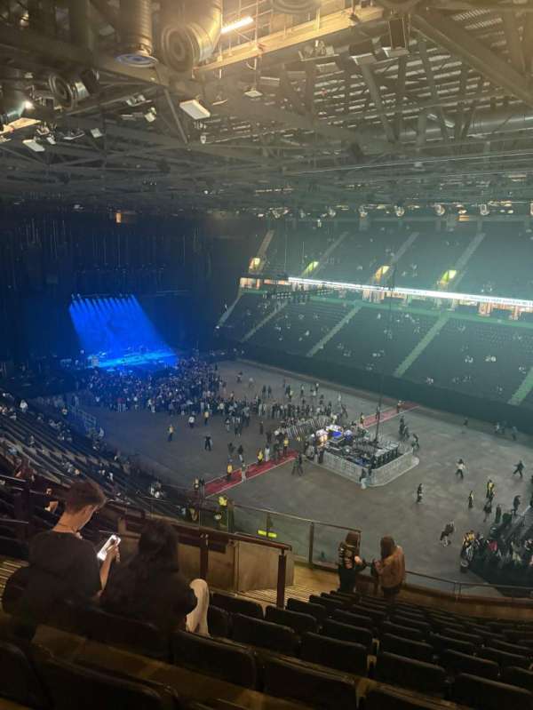 AO Arena, section: 205, row: M, seat: 5