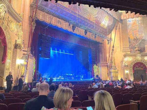 Beacon Theatre, section: Orchestra 3, row: R, seat: 39