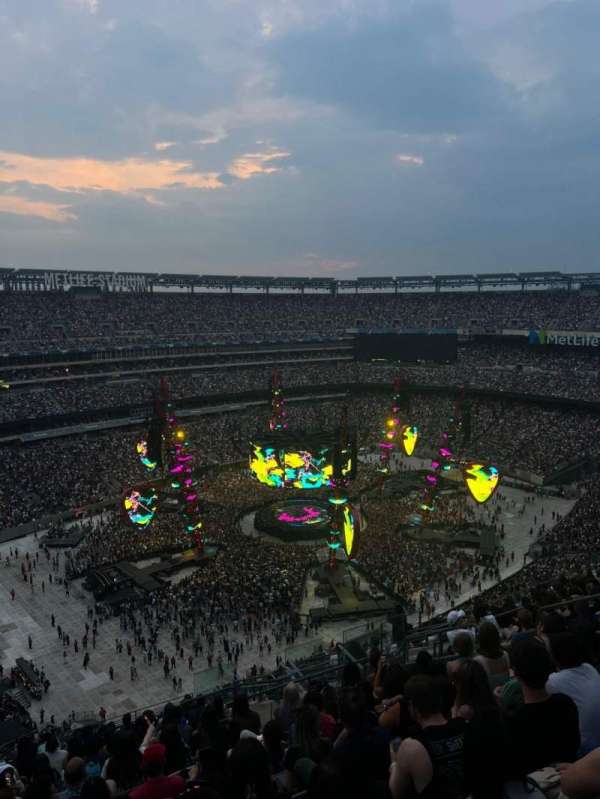 MetLife Stadium, section: 319, row: 20, seat: 10