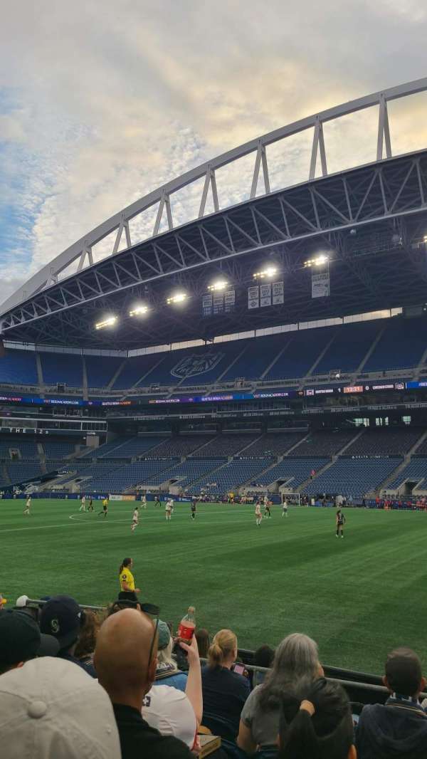 Lumen Field, section: 106, row: F, seat: 13
