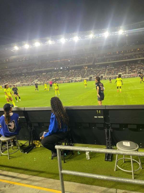 BMO Stadium, section: 109, row: B, seat: 23
