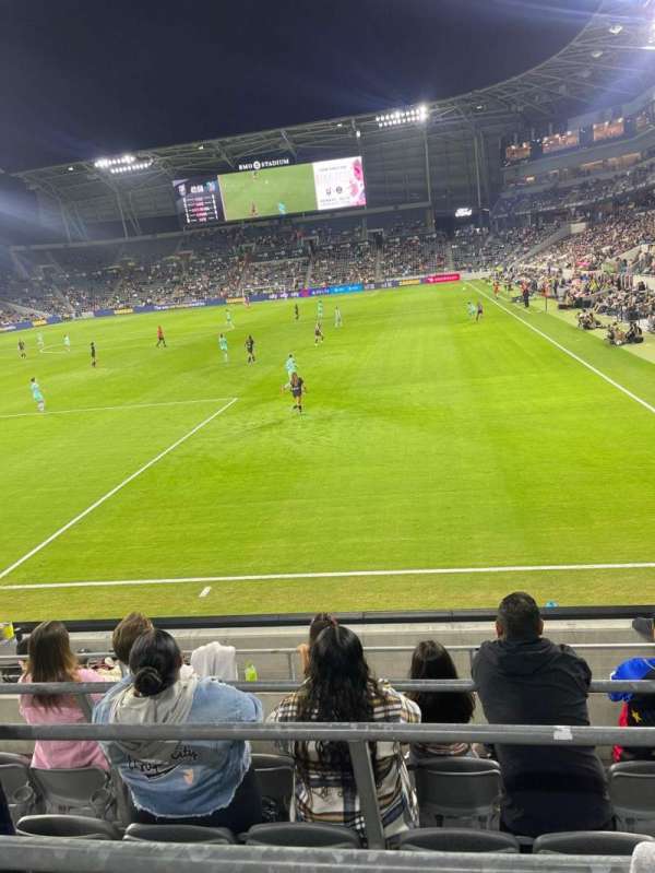 BMO Stadium, section: 102, row: E, seat: 8