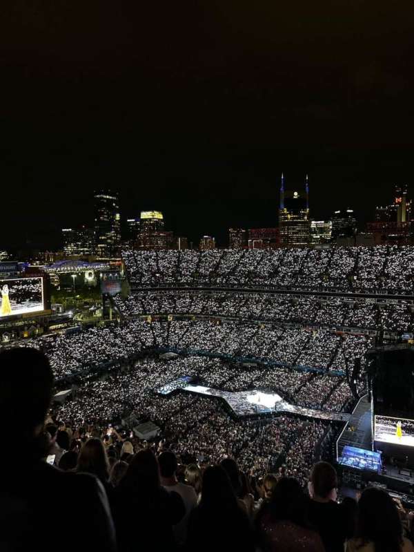 Nissan Stadium, section: 308, row: FF, seat: 10