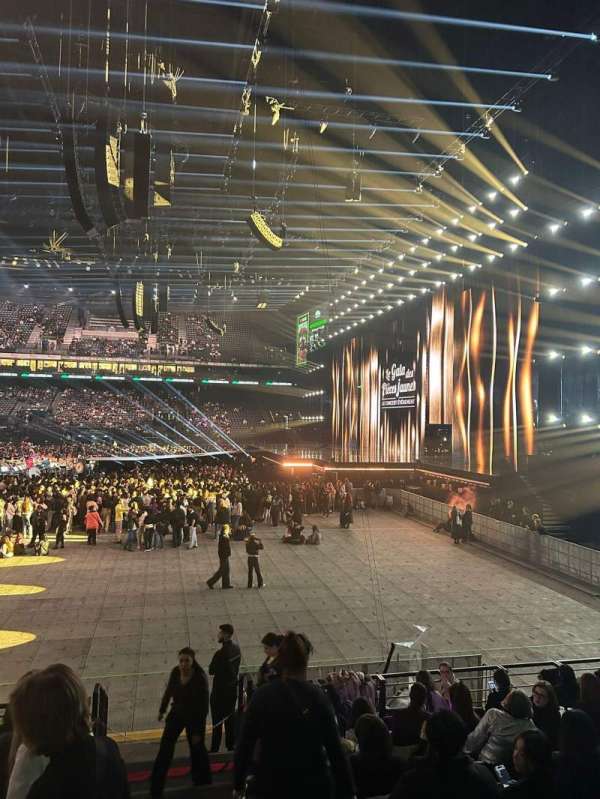 Paris La Défense Arena, section: 116, row: 28, seat: 18