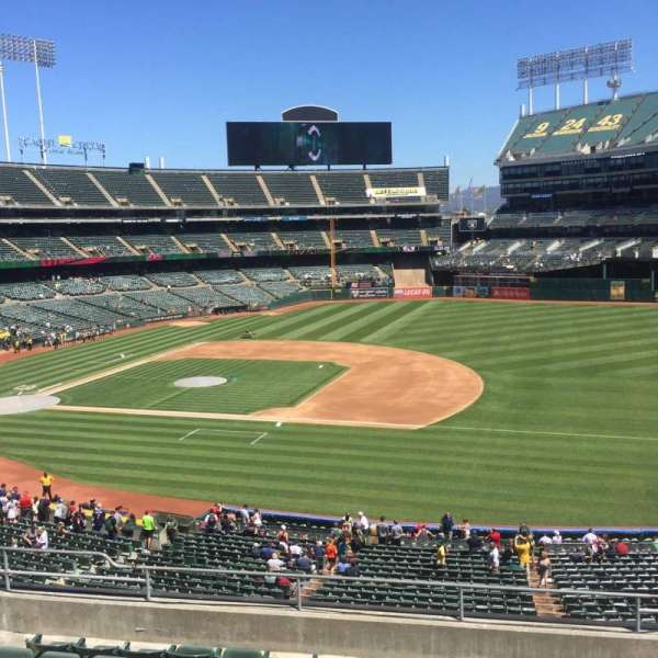 Oakland Coliseum, section: 210, row: 10, seat: 3