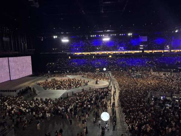 Paris La Défense Arena, section: 404, row: 41, seat: 30