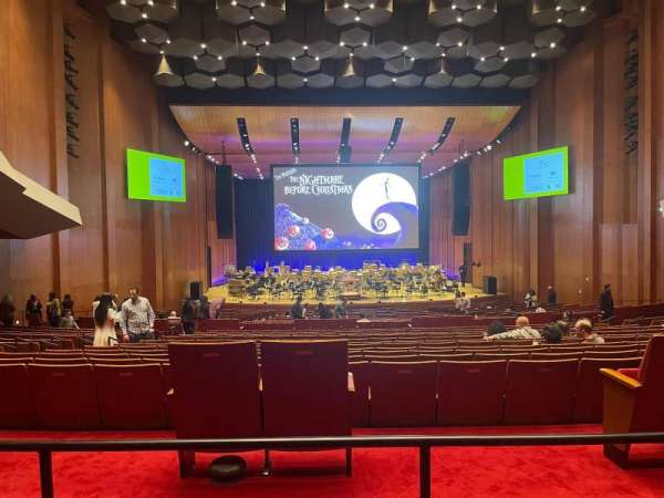 Jones Hall, section: Orchestra, row: BB, seat: 117