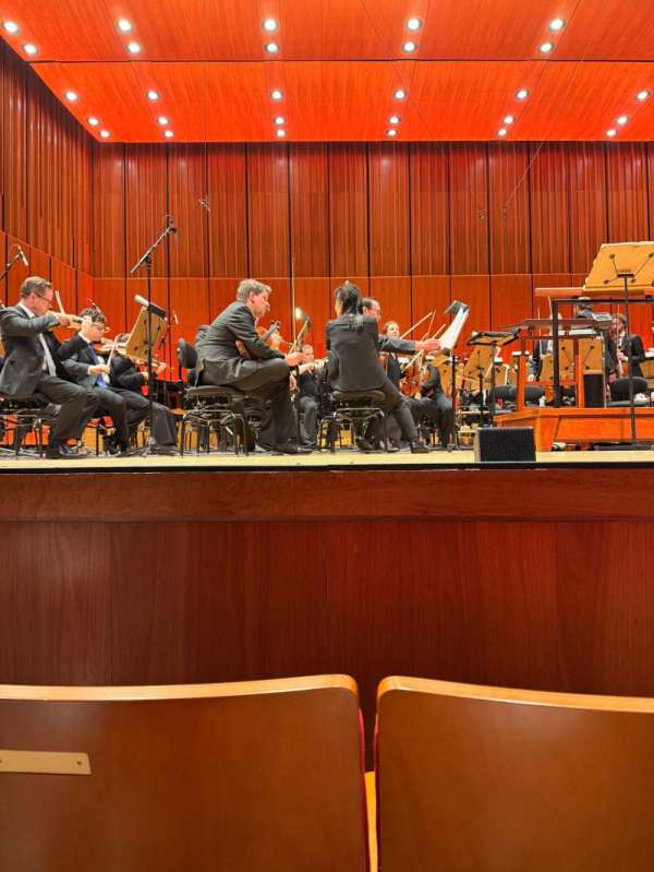 Jones Hall, section: Orchestra Center, row: B, seat: 110