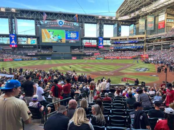 Chase Field, section: 124, row: 21, seat: 8