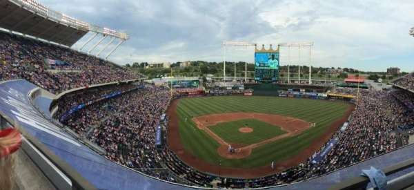 Kauffman Stadium, section: 421, row: H, seat: 16